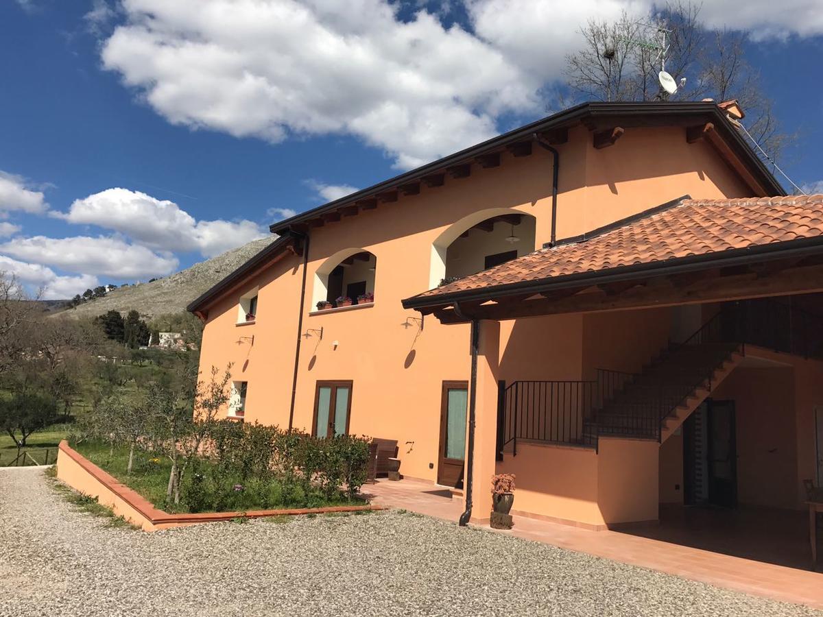 Agriturismo L'Ulivo Padula Exterior foto